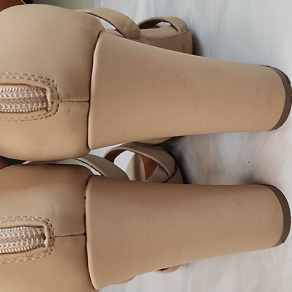 X2B BLOCK SANDALS SIZE 7.5 - Picture 7 of 10